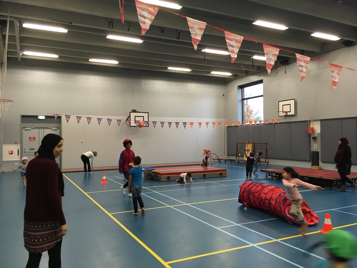 obsdekraal's tweet photo. Pietengym! De kinderen hebben allemaal een echt pietendiploma gekregen! https://t.co/nJ7cM1SnIo