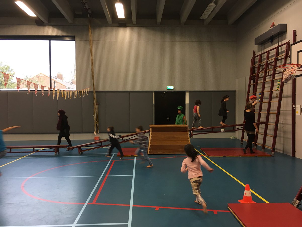 obsdekraal's tweet photo. Pietengym! De kinderen hebben allemaal een echt pietendiploma gekregen! https://t.co/nJ7cM1SnIo