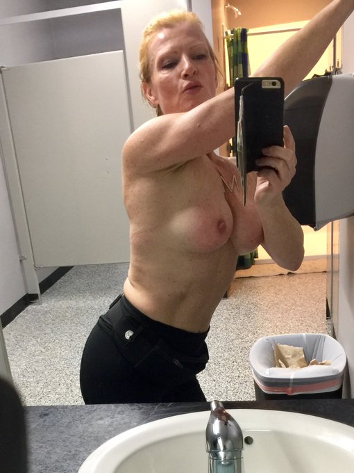 Keeping it tight this Thanksgiving weekend with lots of cardio. https://t.co/alFrXgzHpQ<a href="/tag/tgif"class="tags"><span>#tgif</span></a><a href="/tag/friskyfriday"class="tags"><span>#friskyfriday</span></a><a href="/tag/naked"class="tags"><span>#naked</span></a><a href="/tag/milf"class="tags"><span>#milf</span></a><a href="/tag/thighhigh"class="tags"><span>#thighhigh</span></a>