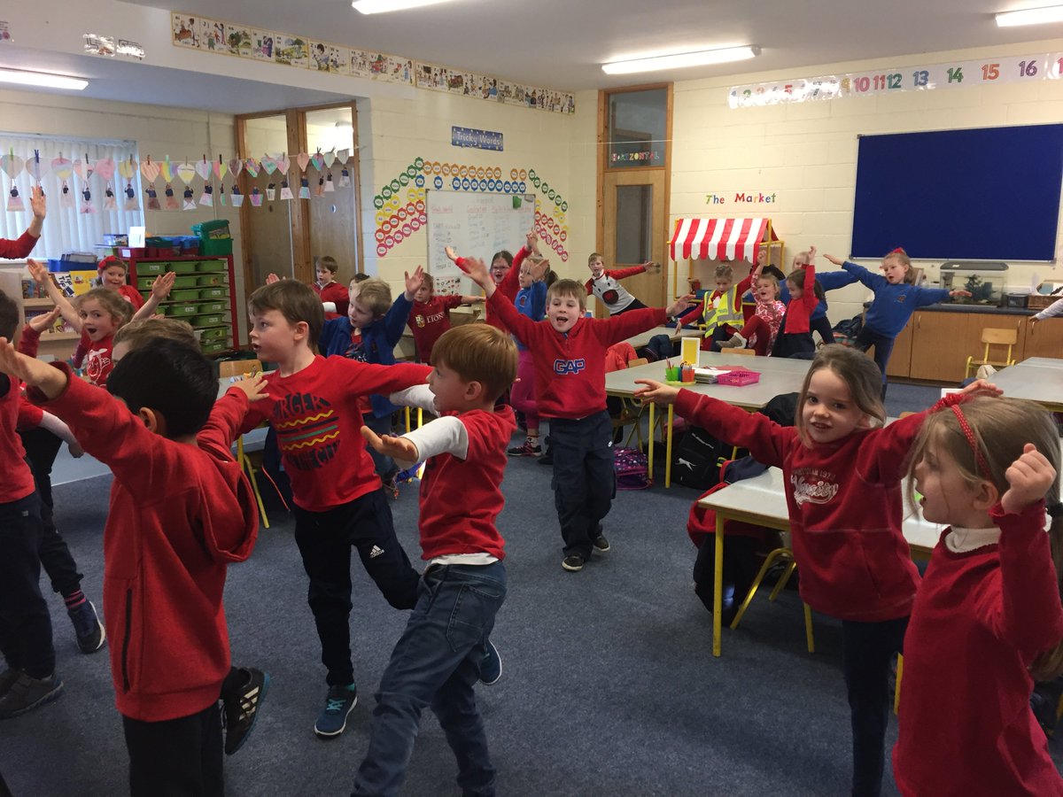 StPatricksNS's tweet photo. Our school blue turned to red as 4th Class led our school initiative to mark SHOW RACISM THE RED CARD DAY, noting that 'we believe in fair play and that we need teamwork, respect, communication and trust among classmates, teammates and our community to achieve our goals'. https://t.co/20EE5NDmr4