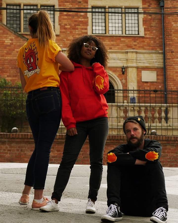 somosbrokenfire's tweet photo. NEW COLLECTION
Now available!
"Fire", representa reflexión, evolución y revolución. Todo aquello que se vivió en Londres de los años 90’s. Por eso “Fire”, llega recargada de tonos cálidos como el amarillo, naranja y rojo; pero sin olvidar al regio e infaltable negro
#brokenfire https://t.co/49y15zHTwN