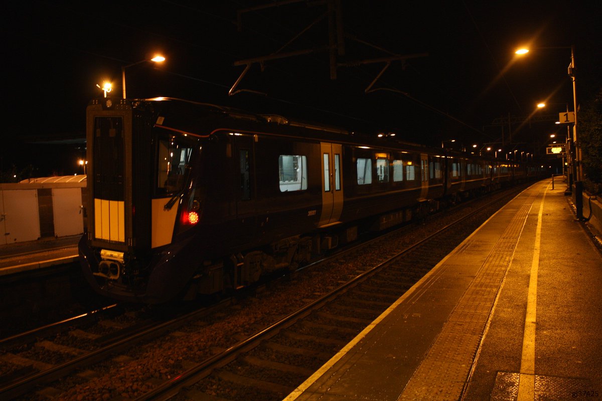 gj37425's tweet photo. ScotRail Class 385's, 385102+001 on test at #Croy this morning, video of them arriving & departing in link below
https://t.co/Bzn61oWEqG
#train #railway #photography @scotrail @networkrail #dailypick @NetworkRailSCOT @Modern_Railways #video #youtube @rail #cumbernauld #scotland https://t.co/ULR9PHn0J6