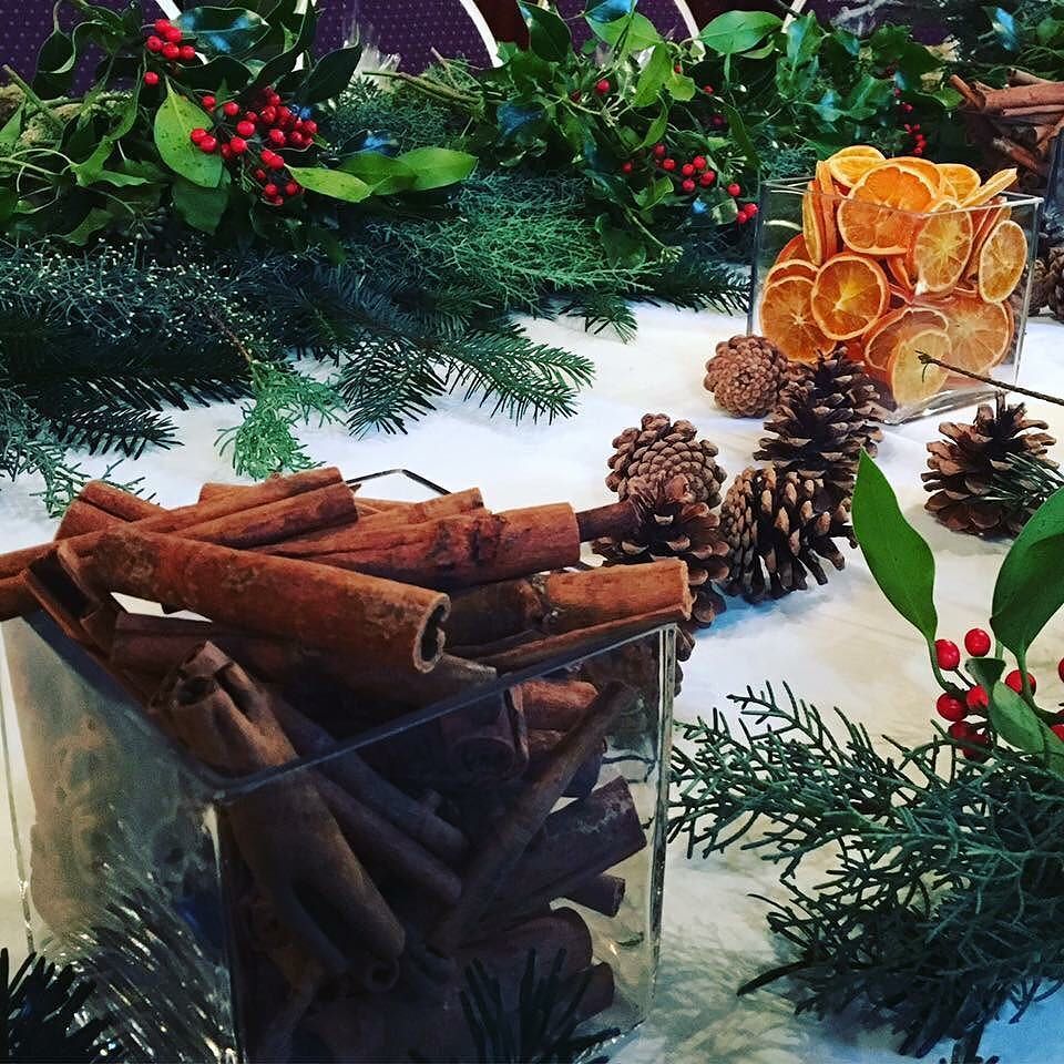 amandahughesuk's tweet photo. Are you attending one of our Christmas Wreath Making Classes?
.
If so, check your inbox, it’s just got a little more festive!
.
#glasgowflorist #scottishflorist #newsletter #christmas #christmasiscoming #christmaswreath #christmasclass #floristworkshop #… https://t.co/dbl2k79flw https://t.co/5pGzxENNqc