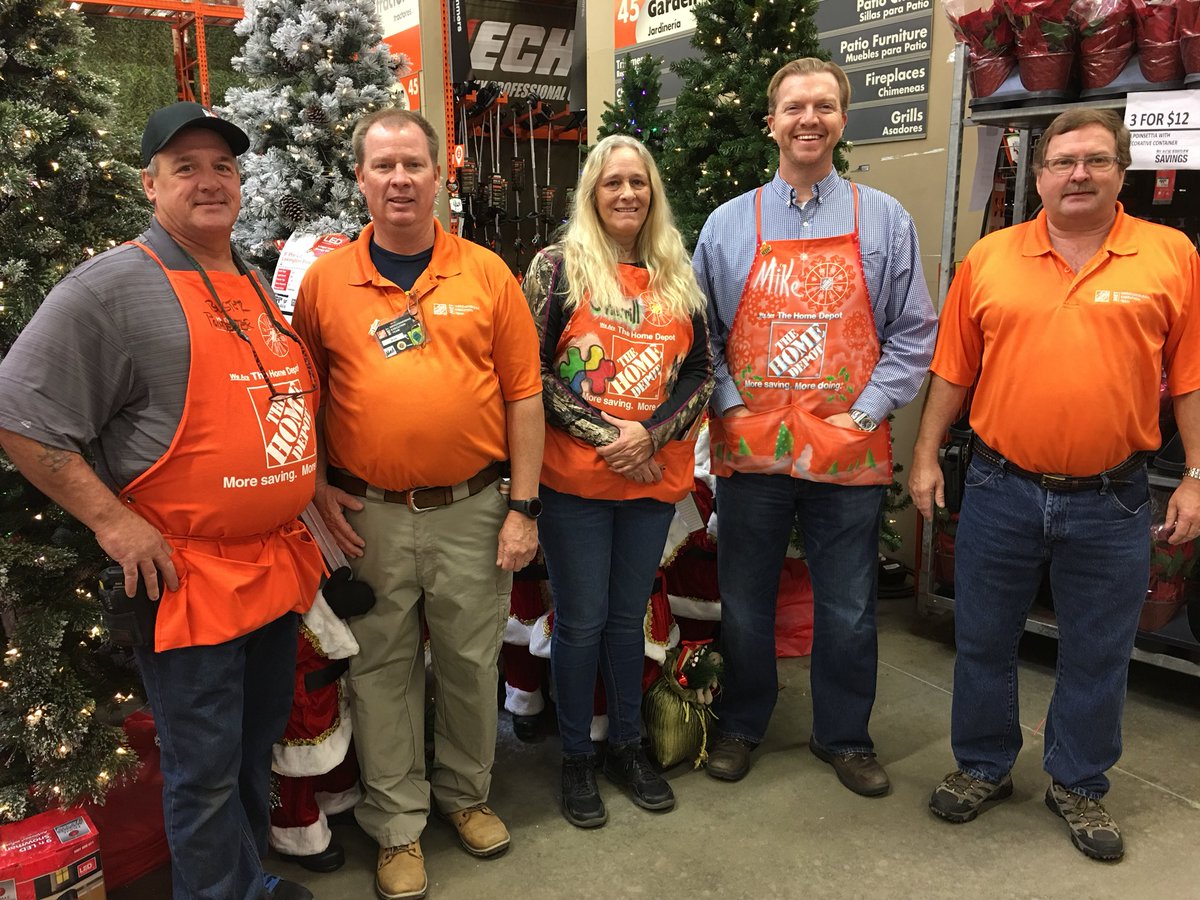 #BlackFriday2017 <a href="/141met/">Mike Harrison</a> <a href="/BCoccoMET/">Bill Cocco</a> @D8_B_Night_Team <a href="/CgwilsonChris/">Chris Wilson</a> <a href="/HartleyDouglas/">Doug Hartley</a> <a href="/schwartz_ho/">Marilyn Schwartz</a>