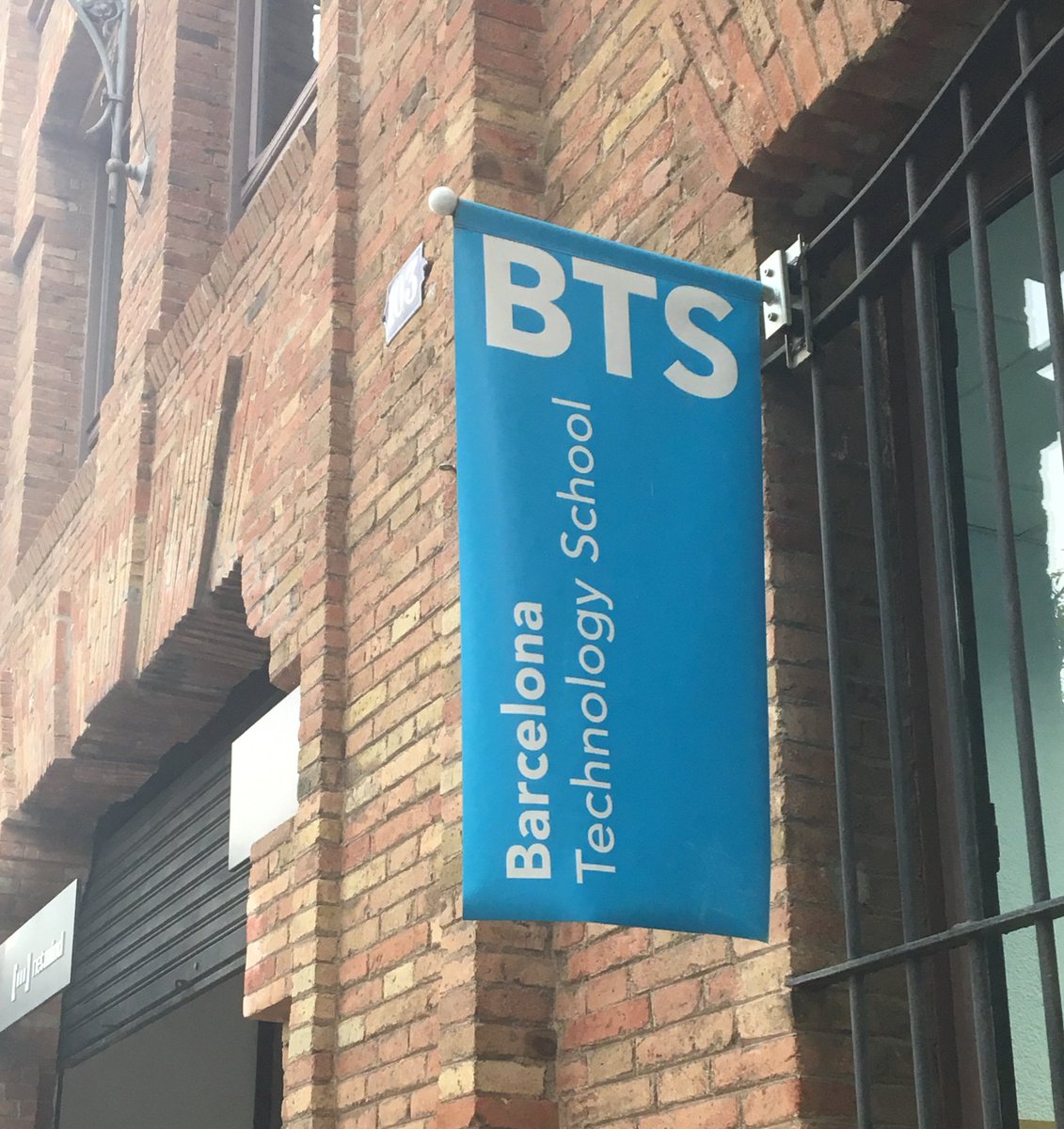 RogerSendra's tweet image. Compartiendo visión de como crear crecimiento de marca acercando la tecnologia a las personas a través del uso de los medios #resultsbuildstrategy #DigitalEconomy @canalymedia #barcelonatechnologyschool