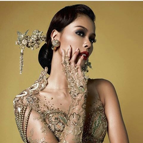 nufi_yani13's tweet photo. Di desa ada istilah 'kembang desa' buat wanita cantik se desa,, buat bunga jelita kamu 'kembang indonesia' wanita cantik se indonesia #MissUniverse #Indonesia https://t.co/0I1XpXDBaa