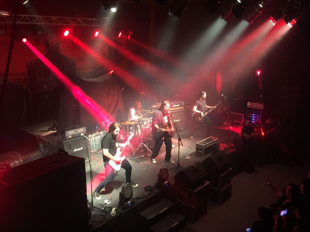wdamiantorres's tweet photo. Noche increíble!
#Mythika https://t.co/gNx6kJddbm