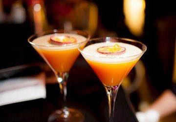 SmashReading's tweet photo. Friday is finally here! ππ»
What better way to start your weekend then enjoying our 2for1 cocktails from 5-9pm. Head down to Smash tonight! πΉπΈπ₯
#pornstarmartinis #2for1cocktails #happyhour #smashreading #friday #weekend #happy https://t.co/xJJBf6dRH8