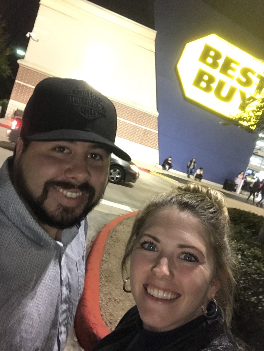 mrsfelicia2nd's tweet photo. Thanksgiving feast and Black Friday shopping!! #resholidaybingo #catchthespirit ##robisonbingo @RobisonES https://t.co/jNYOLWjhGB