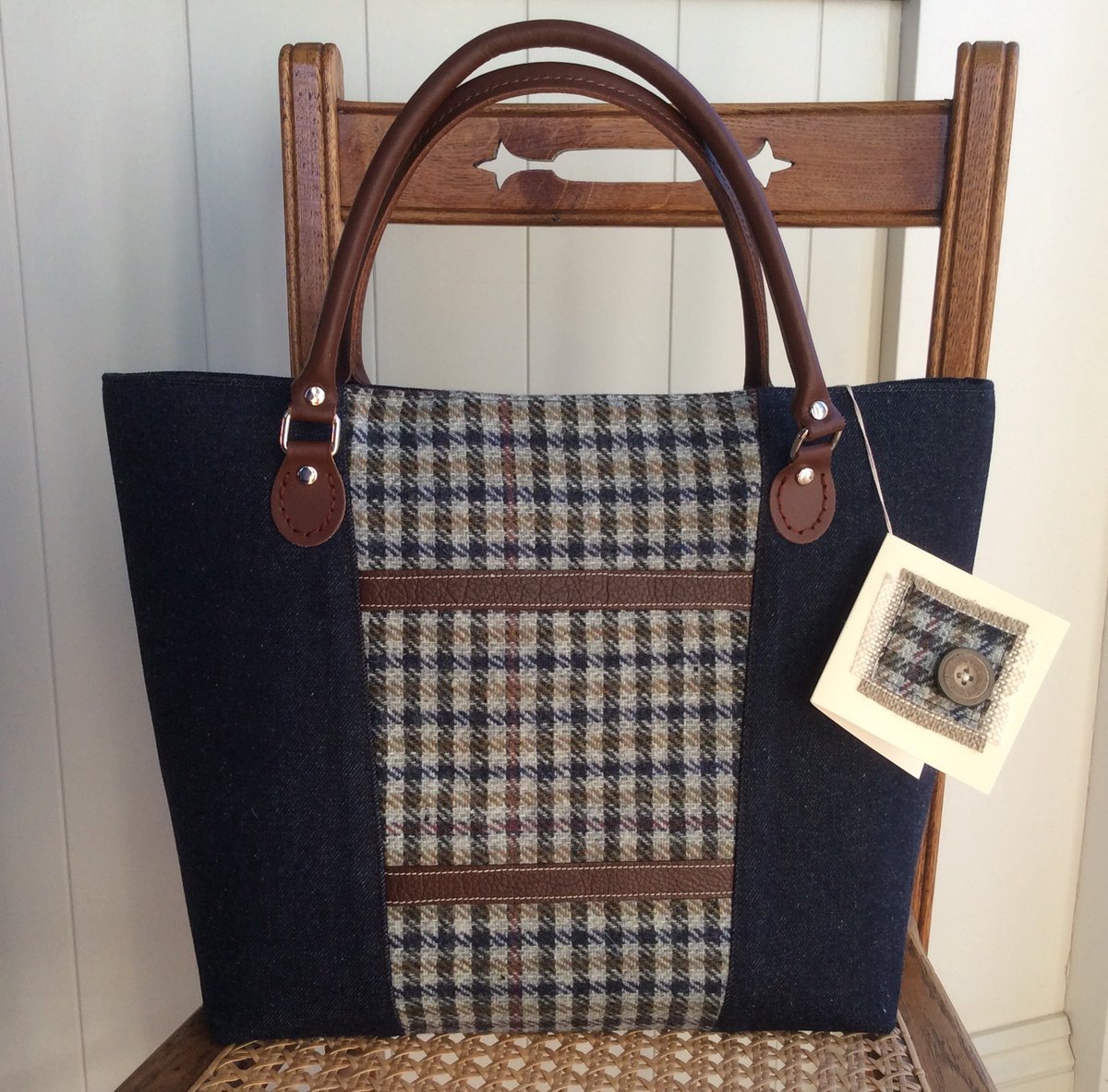 JaneLightfoot's tweet photo. Please pop along to Southwell Garden Centre Craft and Food Fair this weekend 25 and 26 Nov and support local independent artists. I will be there with my lovely textile goodies, please come and say hello! https://t.co/G8VshX3NbT