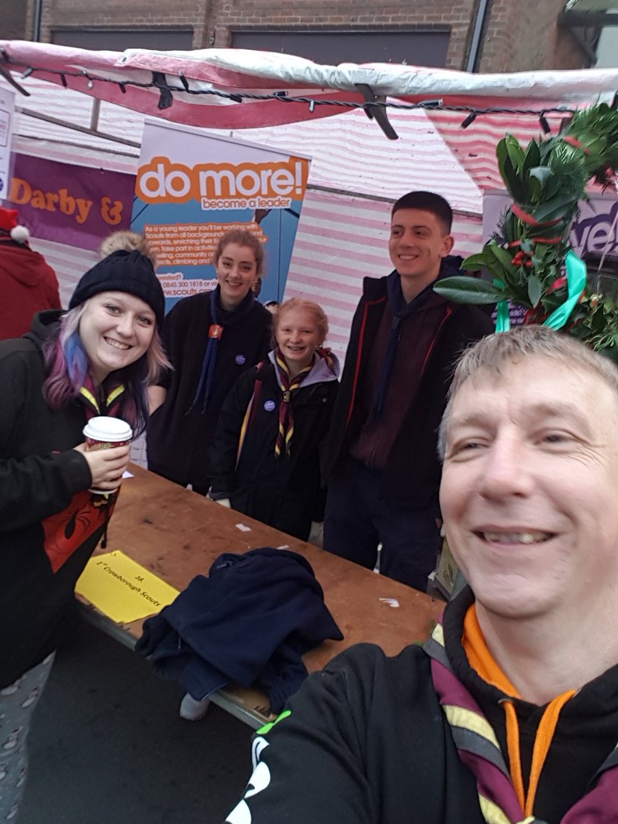 1stCrowborough's tweet photo. @AshdownDnc @ashdowndc @ACCExplorersES crowborough lights switch on #WSJ2019 https://t.co/U6CqxlPhKV