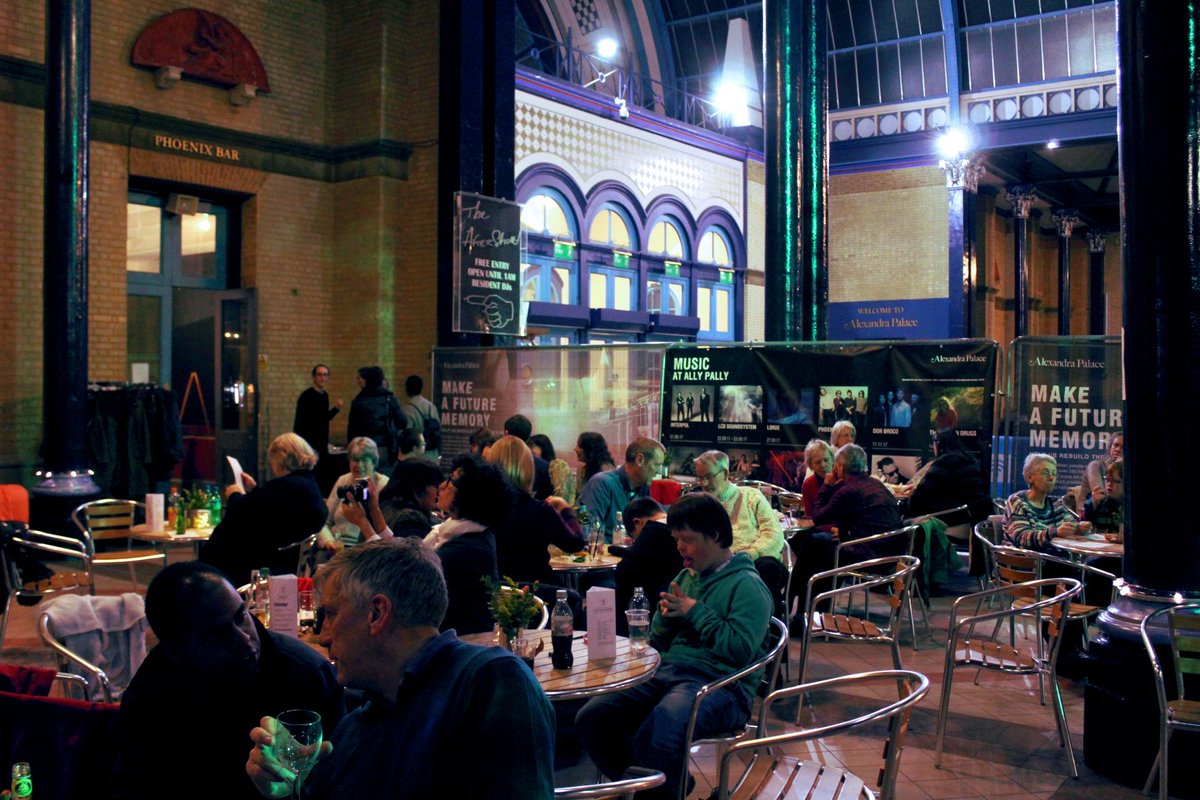 wavehubN10's tweet photo. #CuriousFriday and a glimpse of Magic of Wave @Yourallypally last Thursday. What a fun night and beautiful partnership between Wave Cafe and Alexandra Palace Charitable Trust. #wearewave #wearefantastic #magicofwave https://t.co/BePSk4HZIS