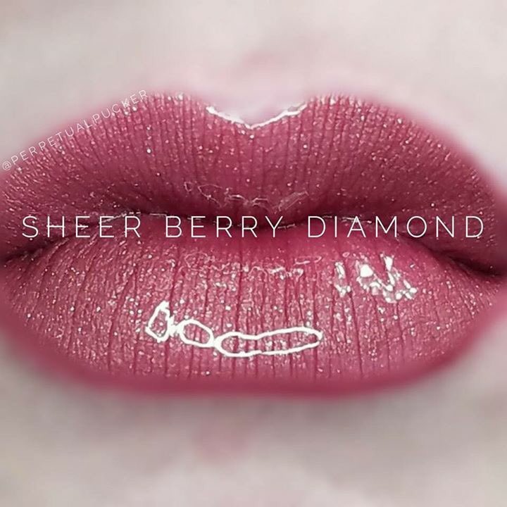 SenseLips's tweet photo. Are you ready for your #Christmas #bling??? Formulated with real diamond dust!! #senegence #lipsense #LimitedEdition Message me to reserve yours today!!! 💍💋 https://t.co/nOowydq2XP