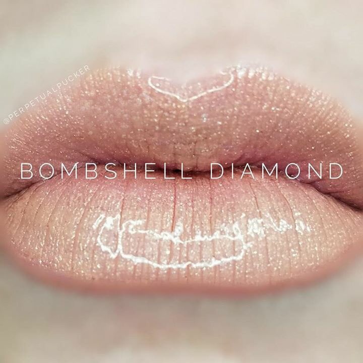 SenseLips's tweet photo. Are you ready for your #Christmas #bling??? Formulated with real diamond dust!! #senegence #lipsense #LimitedEdition Message me to reserve yours today!!! 💍💋 https://t.co/nOowydq2XP
