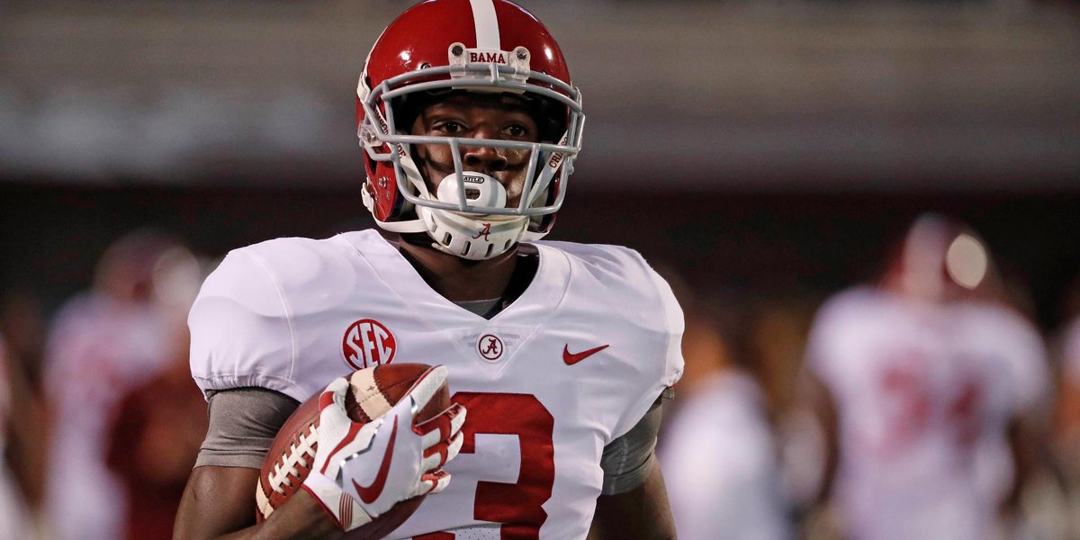 NFL's tweet photo. 5 execs polled.
3 players selected.
Which college football WR is the best NFL prospect? https://t.co/kNM9SC7POr (via @MoveTheSticks) https://t.co/1N8N3iyxUJ