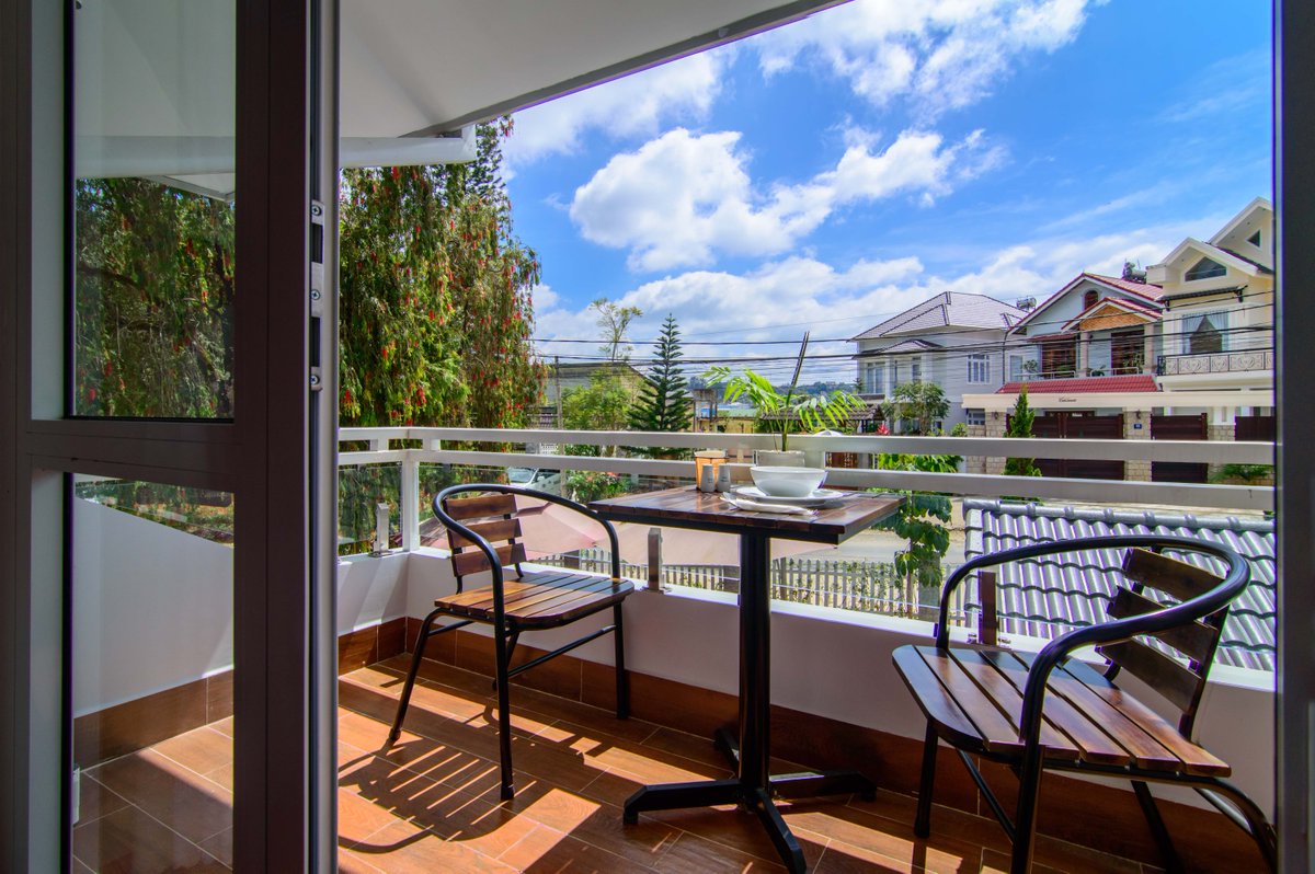 HotelsRobins's tweet photo. 6 days until Du Thuyen Villa opens... 6 wonderful balconies to enjoy a peaceful breakfast on! Your oasis awaits! https://t.co/Gt2WxLx3mv #breakfastoutside #duthuyenvilla #youroasis #dalat #dalathotels https://t.co/fe7honkQus