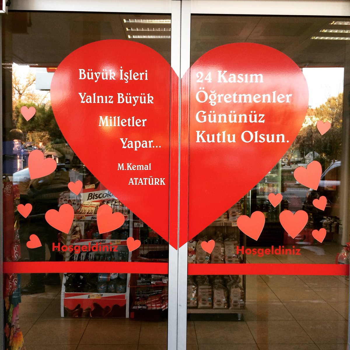 3020Canakkale's tweet photo. Öğretmenler günü kutlu olsun #shelldehepmutlu https://t.co/MxnVEH8BtW