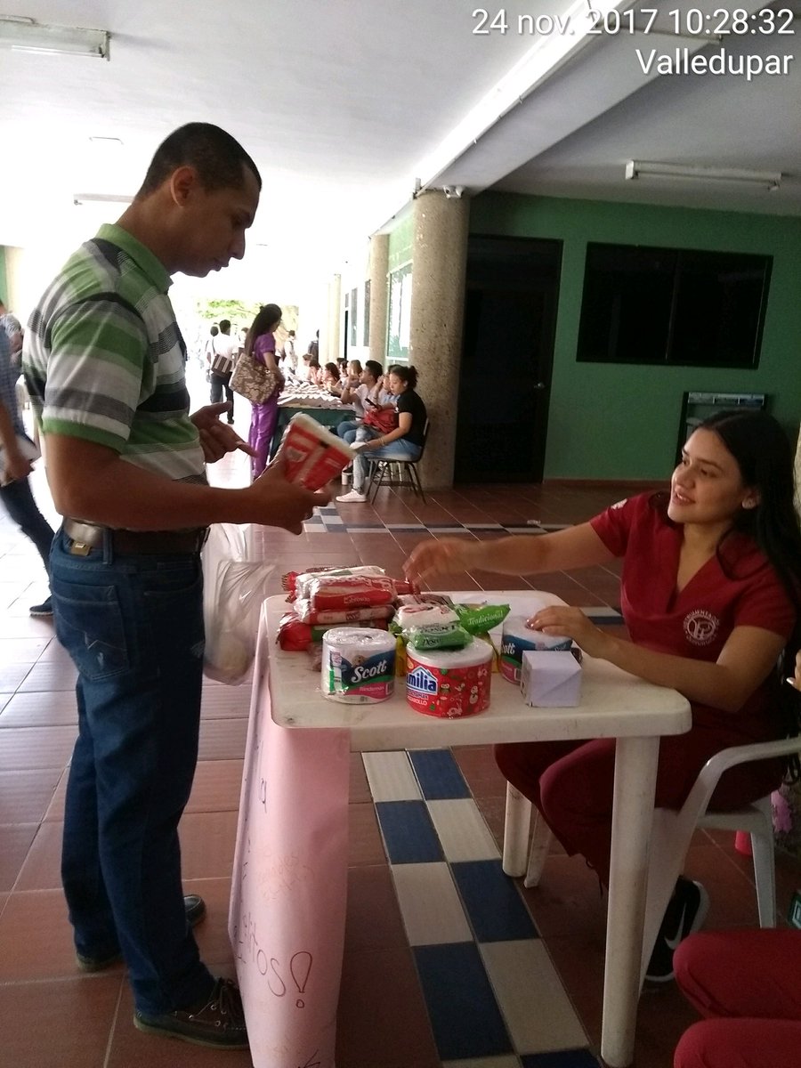 celso_castilla's tweet photo. Hoy apoyando la loable  iniciativa de @QUIRURGICAUPC  en pro de la casa de los abuelos de @Valledupar_Col . En la @UniPopularCesar estamos comprometidos con las causas nobles. @japamoar @eupecistas @PostgradosUnice @EstudiantesUPC https://t.co/6Om38HXcT3