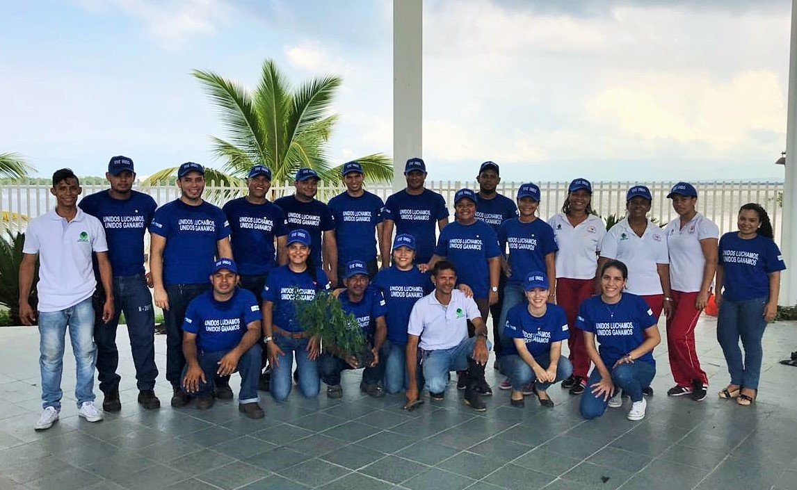 colectivotraso's tweet photo. #UnidosLuchamos #UnidosGanamos Con voluntarios de #Lamitech realizamos adecuación de la huerta del CDI Jardín Social, Ciénaga de la Virgen, en el barrio El Líbano. #PrimeraInfancia #ViveUnido #SomosUnitedWay @UnitedWay https://t.co/Gvj5rv2cpl