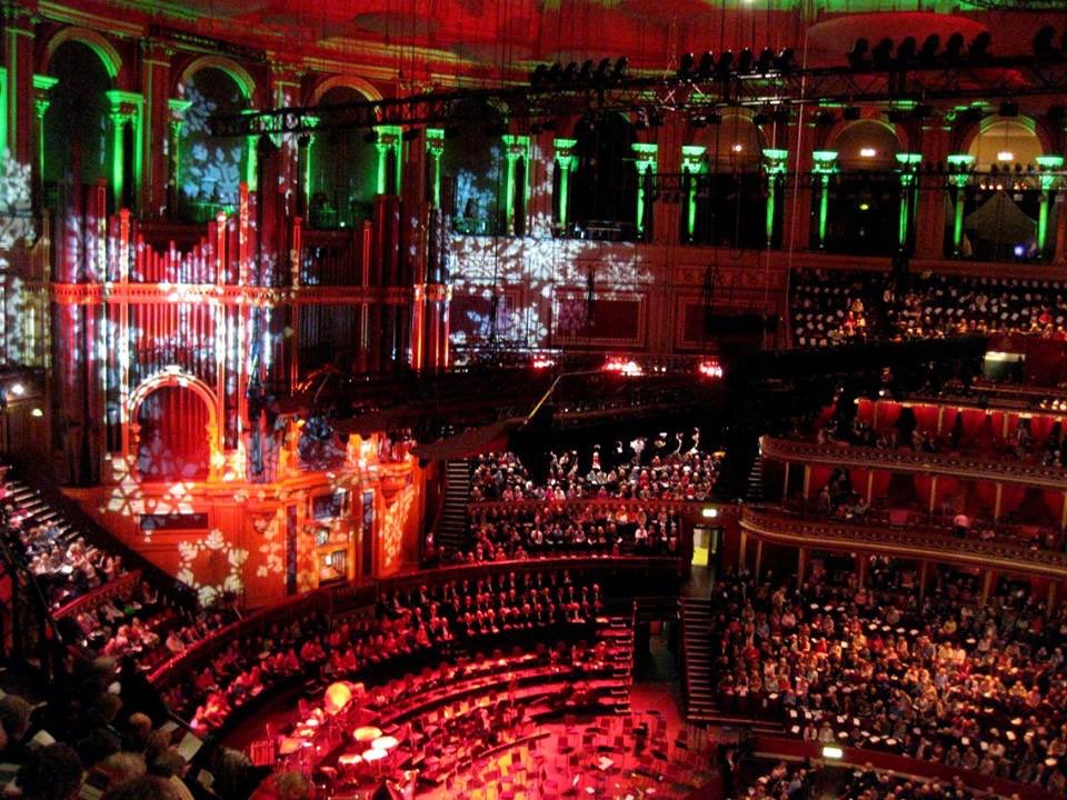 robinpiano1's tweet image. ロンドンの冬が大好きだった…こんな素敵なコンサートがいっぱいあるから！
#JohnRutter