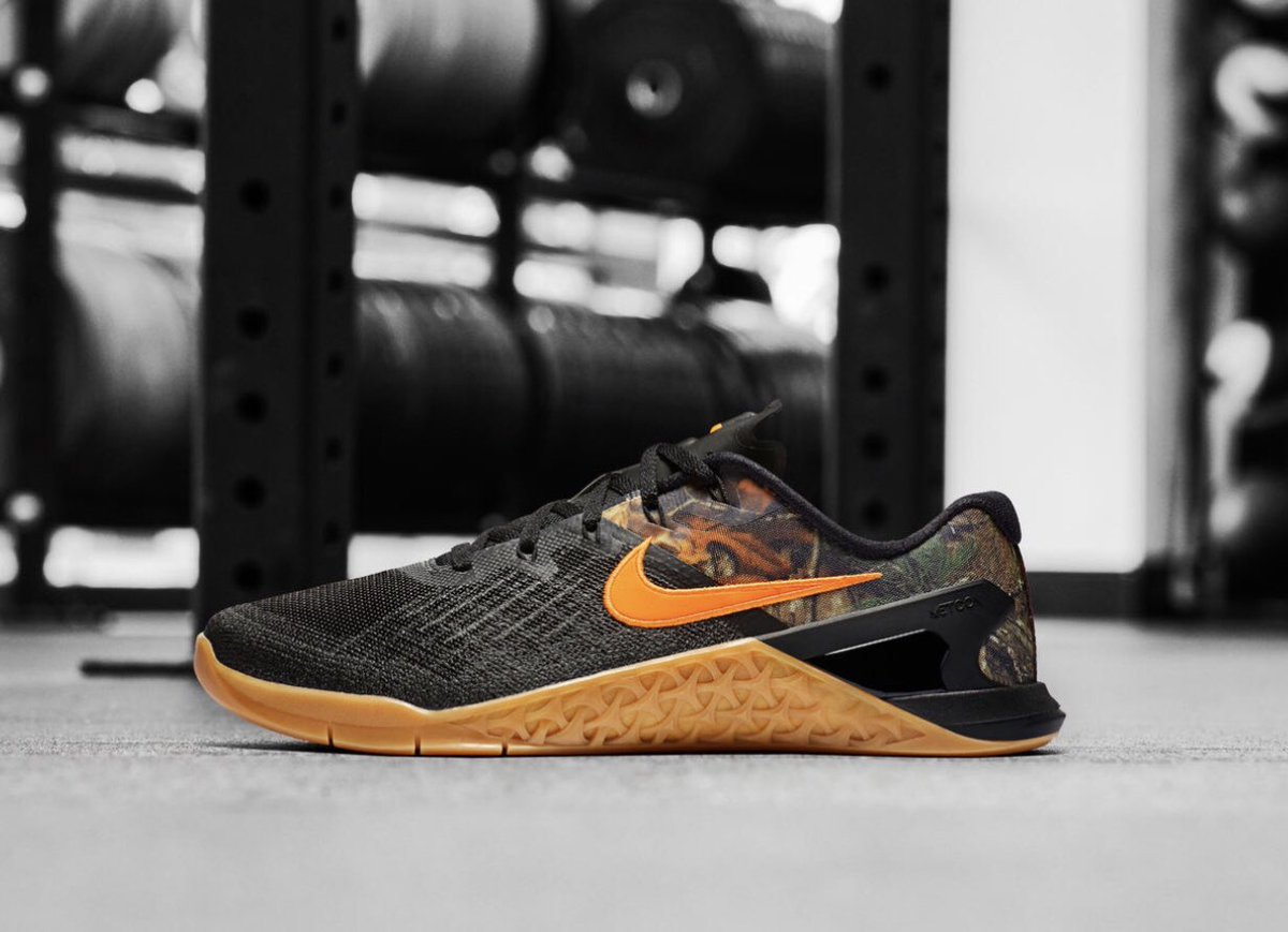 TylerJordan's tweet photo. REALTREE NIKE METCON NOW AVAILABLE #BlendInToStandOut https://t.co/4IXf5bIsFi https://t.co/0KXt7GkqlE