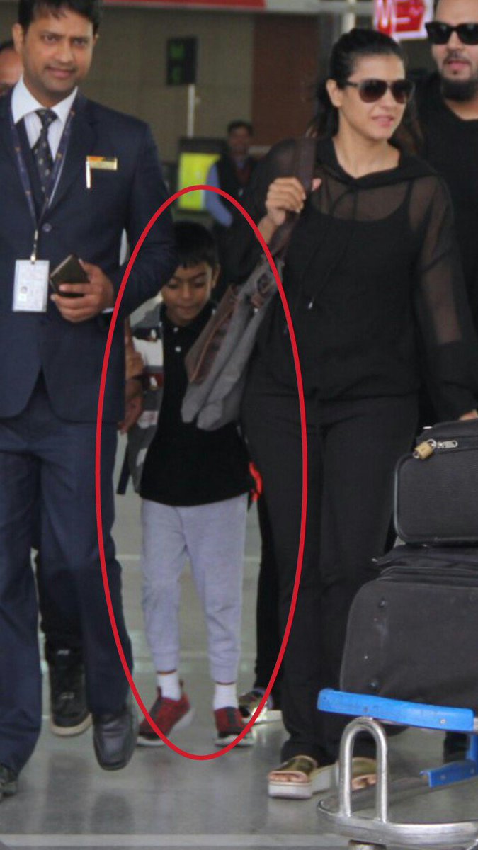 Transition369's tweet photo. Jr. DEVGN aka #YugDevgn Spotted at Lucknow Airport With mom 
@KajolAtUN.
YUG In the city to see his busy DAD @ajaydevgn. Isnt cute he is.  👏 https://t.co/tyo2eluyte