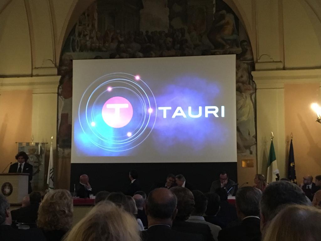 TwTtauri's tweet photo. I ringraziamenti del Presidente del consorzio @TwTtauri organizzatore dell'evento #valoreretedimpresa "è un mondo di cambiamento nel quale si devono tenere alti i propri valori e i propri sogni" https://t.co/KyYmZ9nNYF