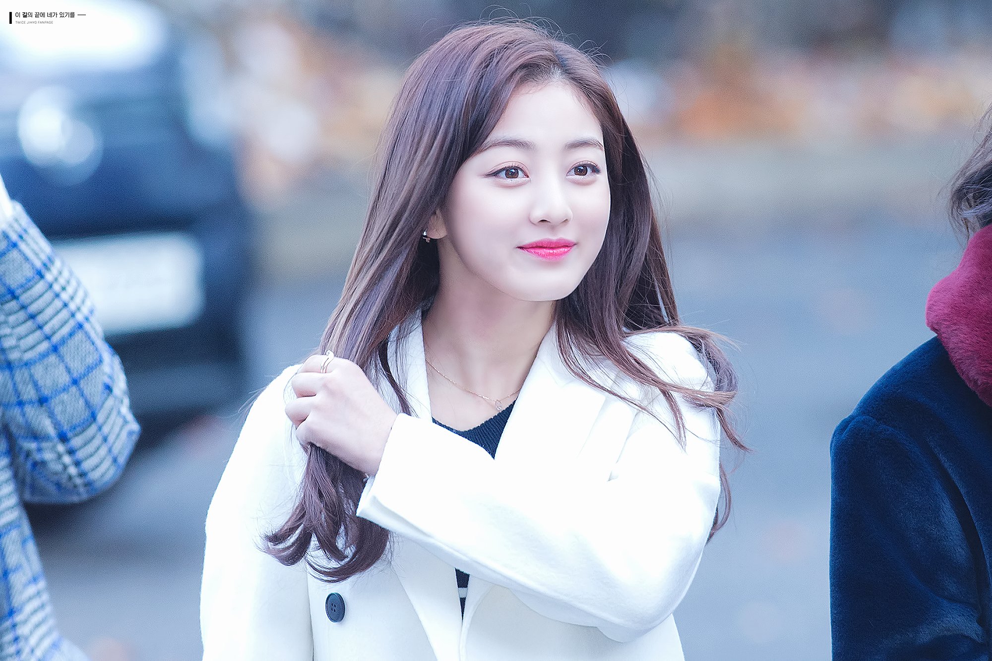 DPaJ6DrUQAACQED.jpg:large