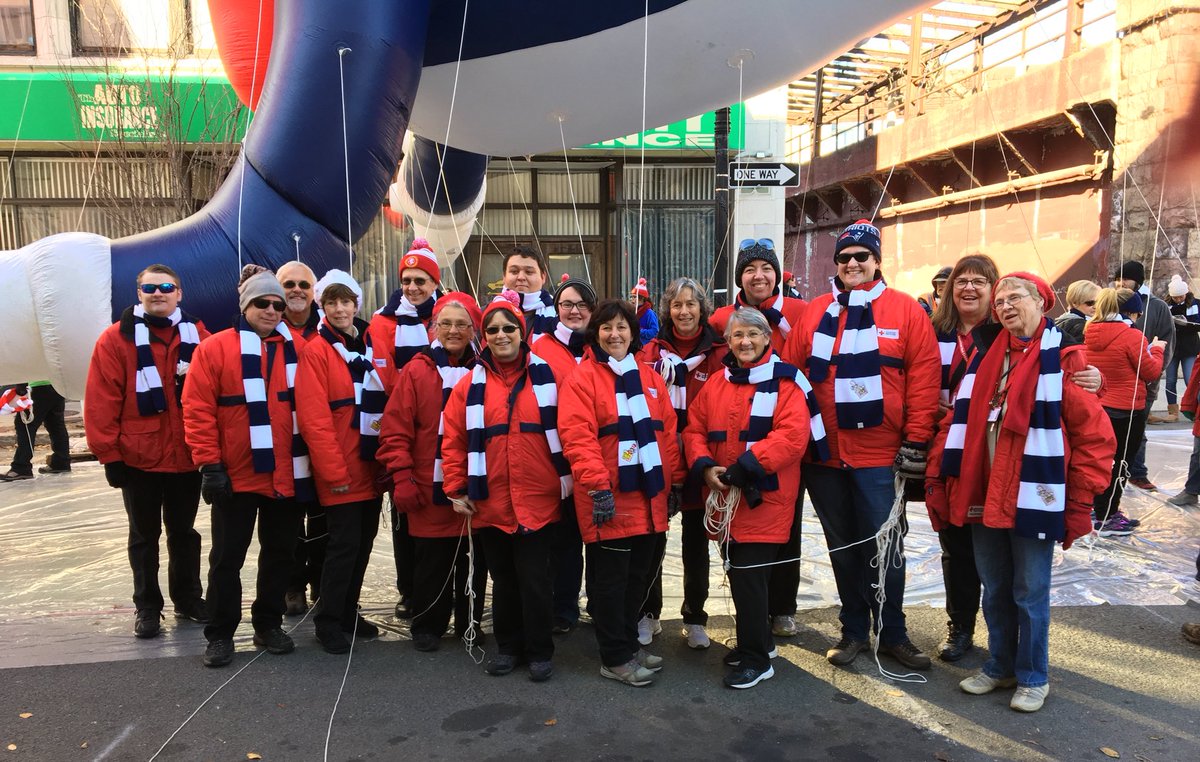 mnathan22's tweet photo. #AmericanRedCrossofWesternMA participating in #ParadeofBigBalloons #Springfield @RedCrossMA https://t.co/F5JySRhJR1