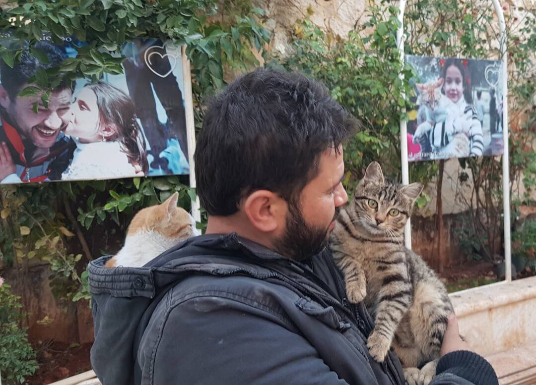 SyrianSanctuary's tweet photo. Today another day and we try to have hope and to back to smile #HouseofCatsErnesto #CatMan #Aleppo #SyrianCats #Friends #Dad #CatsDaddy @theAleppoCatman https://t.co/uzgq6FQ7Fz