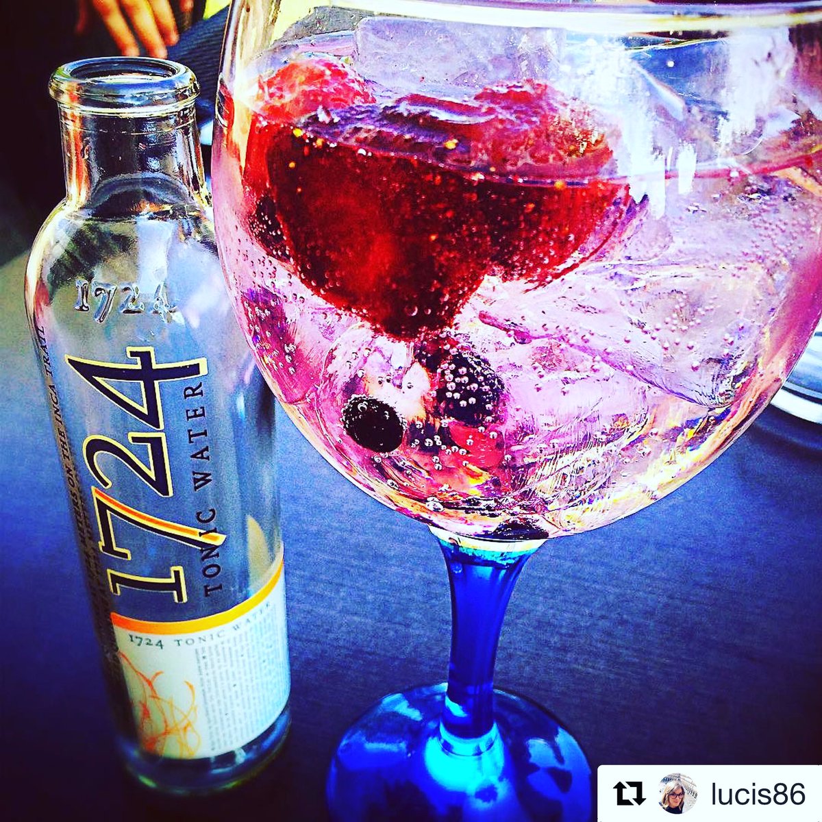 MokaliaMostoles's tweet photo. Viernes? No te quedes en casa. 
#gintonic #mokalia https://t.co/ctJ4ZIDTKg