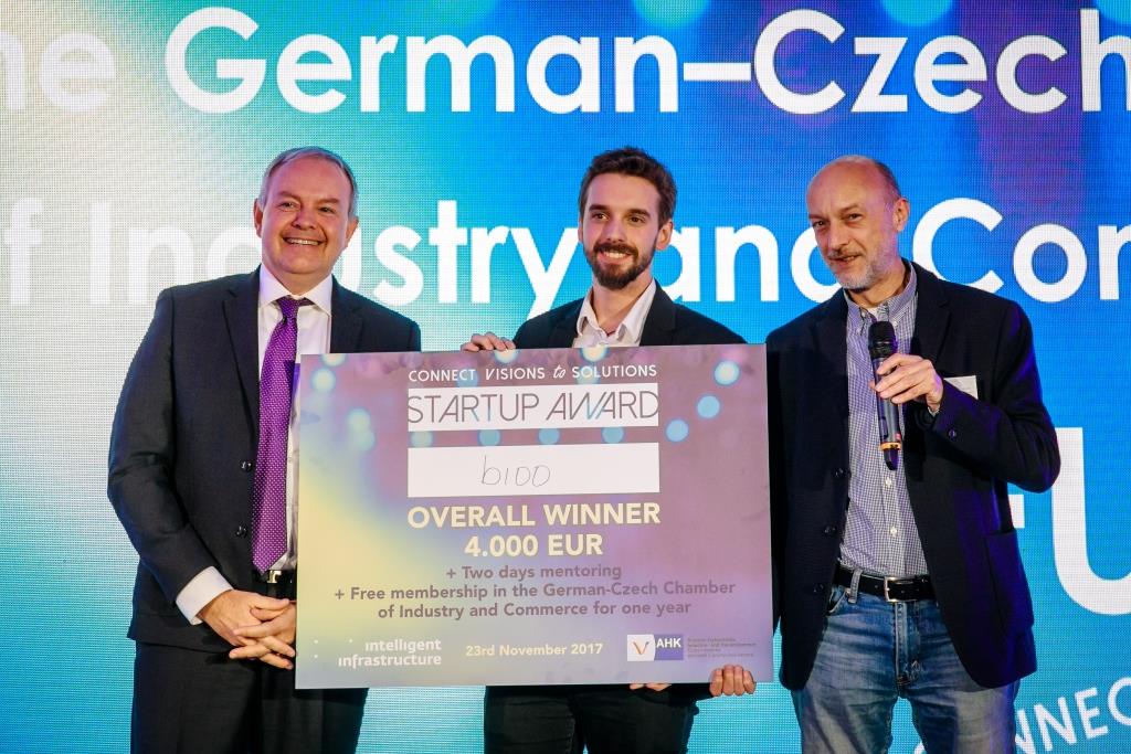 Yesterday's Winners' Night: Bioo <a href="/BiooOfficial/">Bioo</a>, great startup from #Spain, finalist of <a href="/EONCzech/">E.ON Czech</a>, is the overall winner of our contest! Congrats! #IntelliStructure