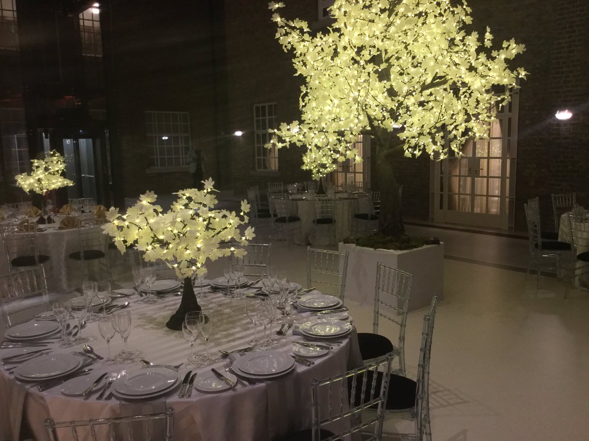 venuefinder_com's tweet photo. Thank you @HackneyVenues for an outstanding evening and an insightful tour of your #historic #venue. #hackneyvenues #showcase #Eventprofs https://t.co/CE7YfWzF4l