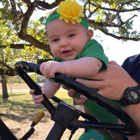 kenlovesbritney's tweet photo. The niece! Already killing it on the farm! #tractorlife #johndeere #guncle #niece #omg #childlabor #thatbow #thosecheeksdoe #baby #babiesofinstagram #kylarose https://t.co/FXi5E93AUC https://t.co/43rvjGIhDl