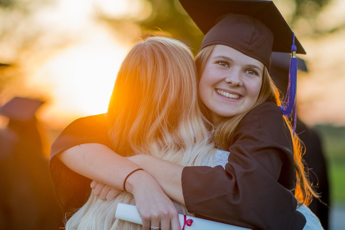 TheMcrCollege's tweet photo. Getting you to graduation...Make sure you know how to get to @BridgewaterHall and are aware of any transport disruptions by visiting @OfficialTfGM #TMCgrad2017 #3days

Have a lovely weekend and we will see you on Monday! https://t.co/cGyFGIBiBg