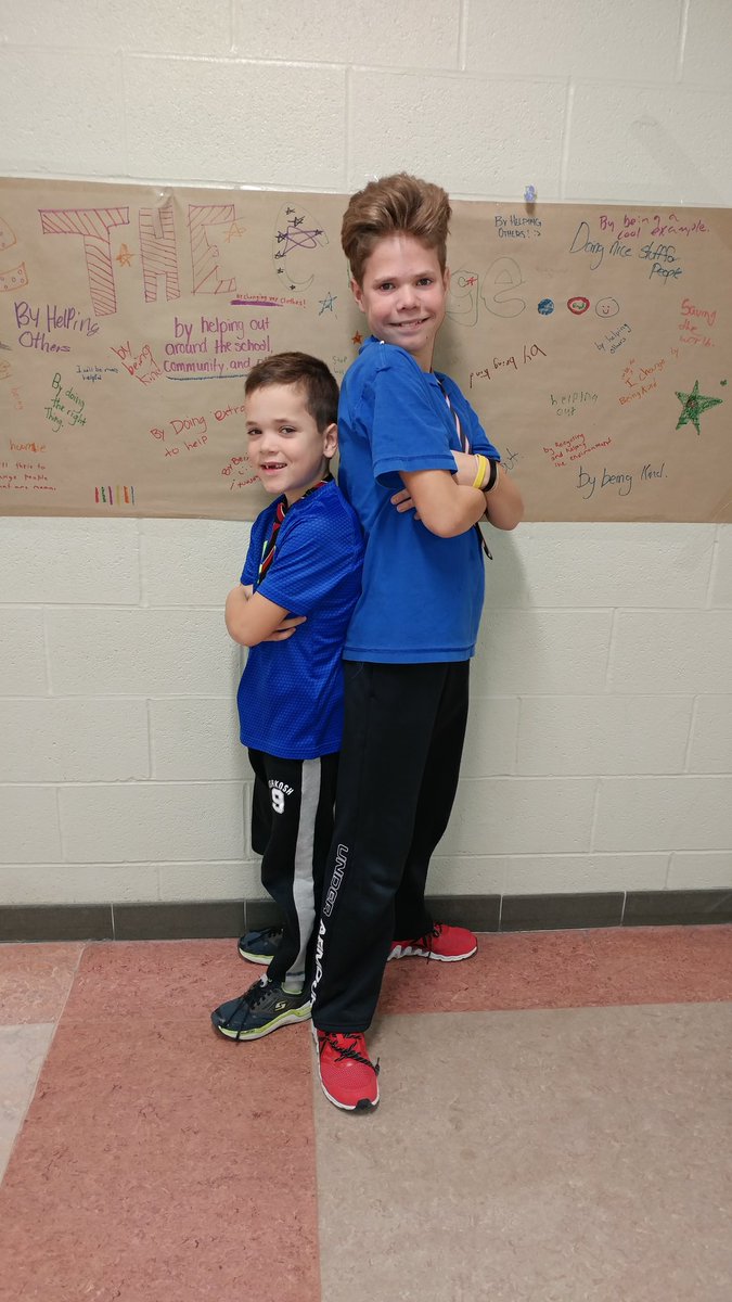 dguthrie38's tweet image. Look at all the school Spirit for Multiple Day! @EmmaKingES