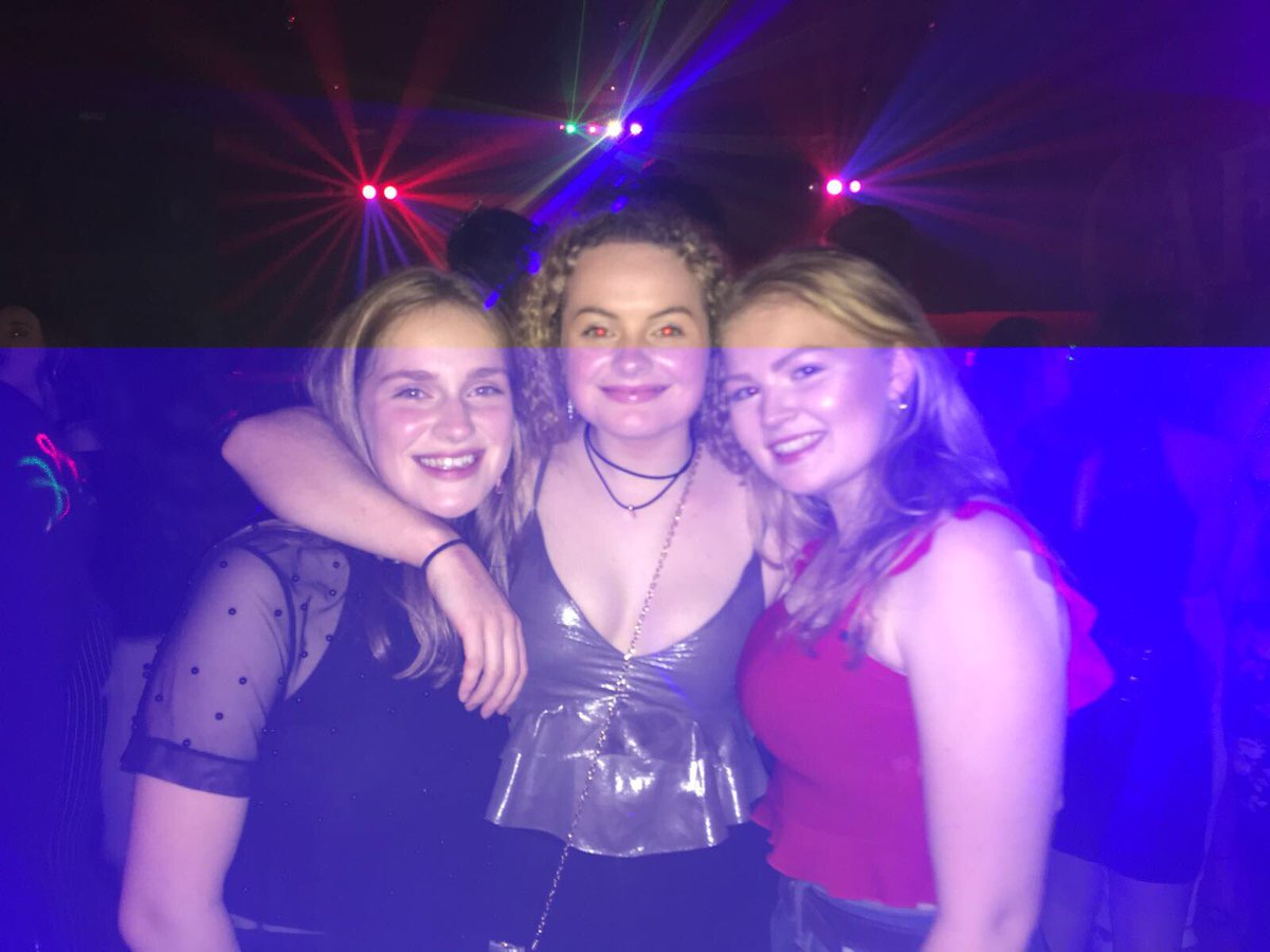 Tesni_Stone's tweet photo. PENBLWYDD HAPUS MANON 🥂🎉🔞 @manonroberts_  hope you’ve had the best day today!!! Can not wait to celebrate with you tonight, love you lots 😘XXX https://t.co/lVvuXjQVWe