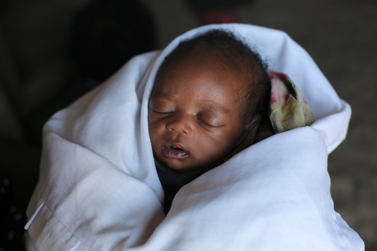 UNICEF's tweet photo. #ForEveryChild, peaceful dreams.

Have a restful weekend!

Thanks for the photo @UNICEFDRC https://t.co/zWxRE5NyAT