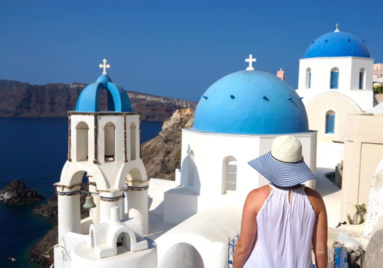 Traveling the world doesn't mean you have to quit your job awayfromtheoffice.com/travel-more-wi…