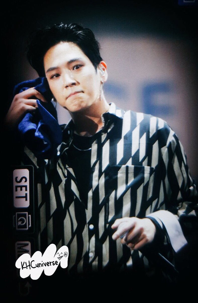 KHCuniverse's tweet photo. 171124 KPOP MUSIC WAVE
BAP_Himchan
 #힘찬 #비에이피 #HIMCHAN #BAP https://t.co/Geeatvo2Nz