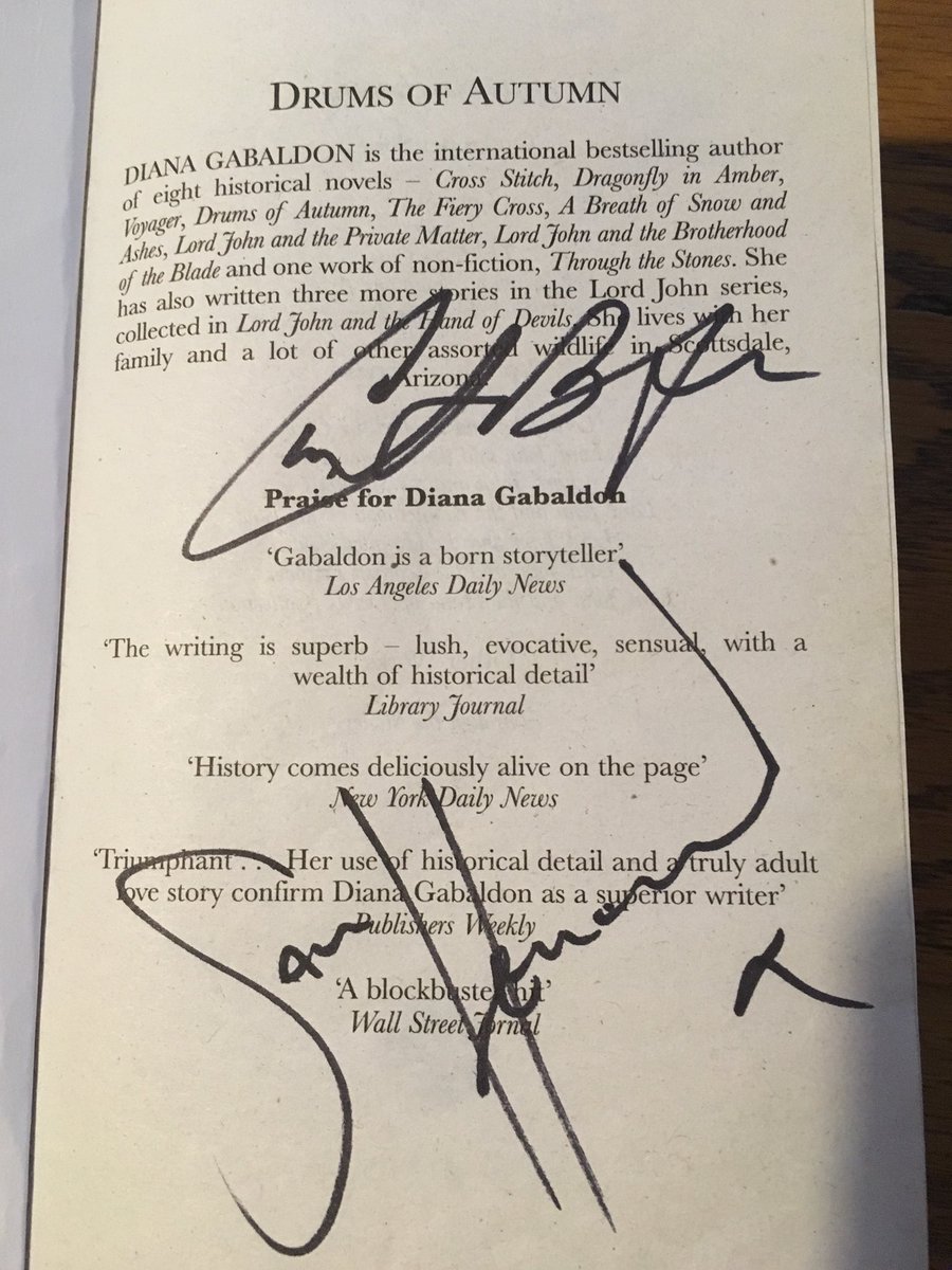 FastPash's tweet image. So chuffed to meet @SamHeughan and @caitrionambalfe at the #Outlander filming today 😁 thanks so much for taking the time to stop and say hello and sign our books 😍 it was worth waiting in the freezing cold!