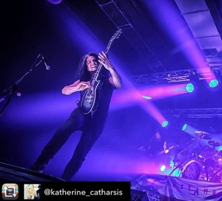 AlexSkolnick's tweet photo. Never underestimate the power of a good pick slide! 😉 Pic from Wroclaw PL (thx @katherine_catharsis), reposted by yours truly from a Starbucks in Saarbrücken (I kid you not) https://t.co/mLQ9W9GlOU