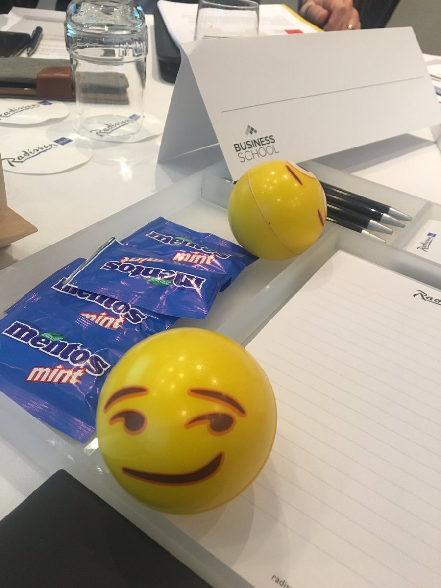 StephanieRaskin's tweet photo. Intensive day💪🏻 @CARLSONREZIDOR #businessschool #salesessentials https://t.co/kBFMh09eJe