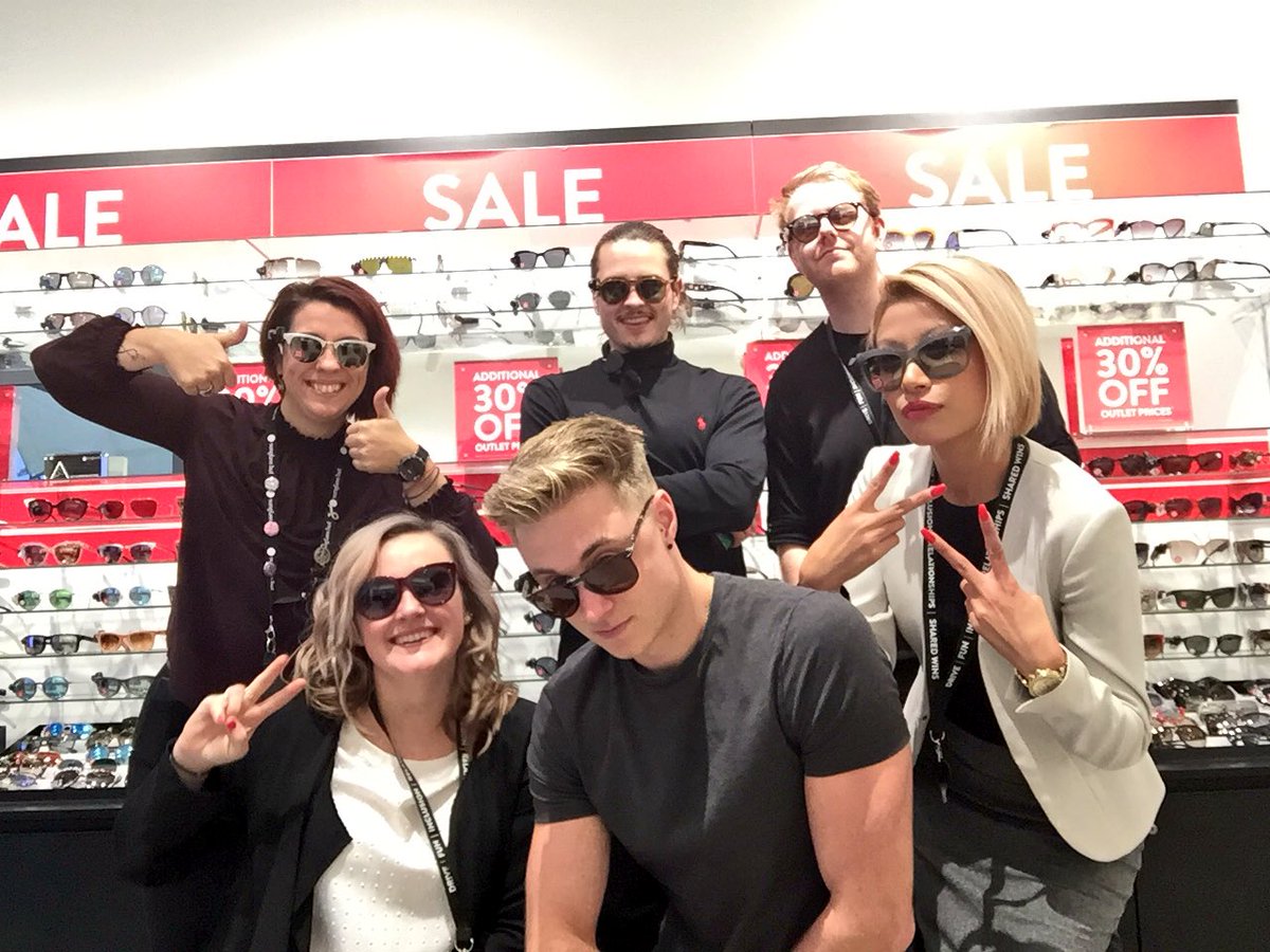 Black Friday fun! #togetherness #UPDPS #blackfriday <a href="/HawkinsSarita/">Sarita Hawkins</a> @WheresWarron @Marisa__Mendes