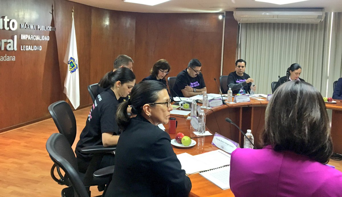abogadafabiola's tweet photo. Sesión CG @iepcjalisco #candidaturasindependientes consejerxs electorales @Alcaraz_Cross @BrenJSM @BeatrizRangelJ @PerezVega_moy  Miguel Godínez Terríquez, Virginia Gutiérrez, Erika Ruvalcaba. https://t.co/z0ZZ0sBxRF