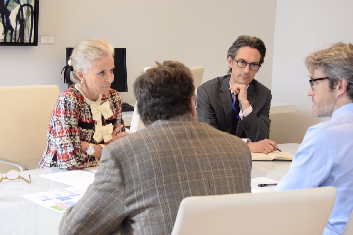 Bienvenue en 🇫🇷 à notre Ambassadrice-désignée @HudonIsabelle! Hâte de travailler avec vous au renforcement de la coop 🇨🇦-🇫🇷 autour d’intérêts communs, tels que la lutte contre les #changementsclimatiques &amp; la promotion du #commerce progressiste! #CETA