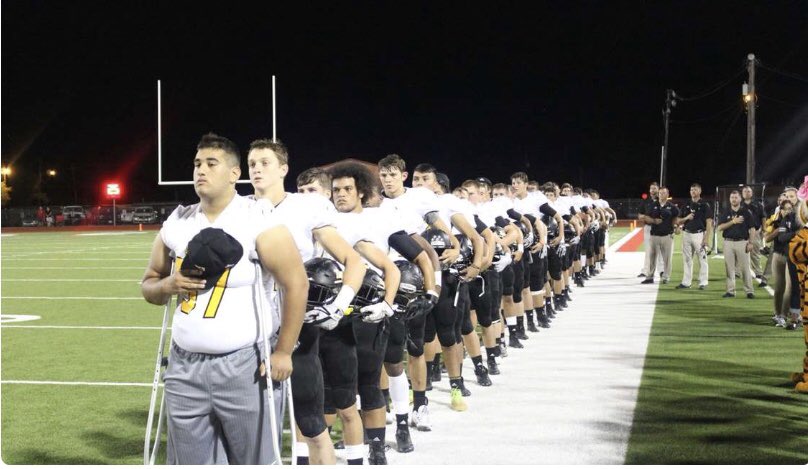 STX_FNL's tweet photo. SEALY TIGER GAMEDAY! Your Tigers will take on the Henderson Lions in Lufkin, TX at 5 in a Round 2 matchup! Turn on your post notifications so you don’t miss any of the PLAYOFF action 🐯🏈 https://t.co/h9iPjH8kFX