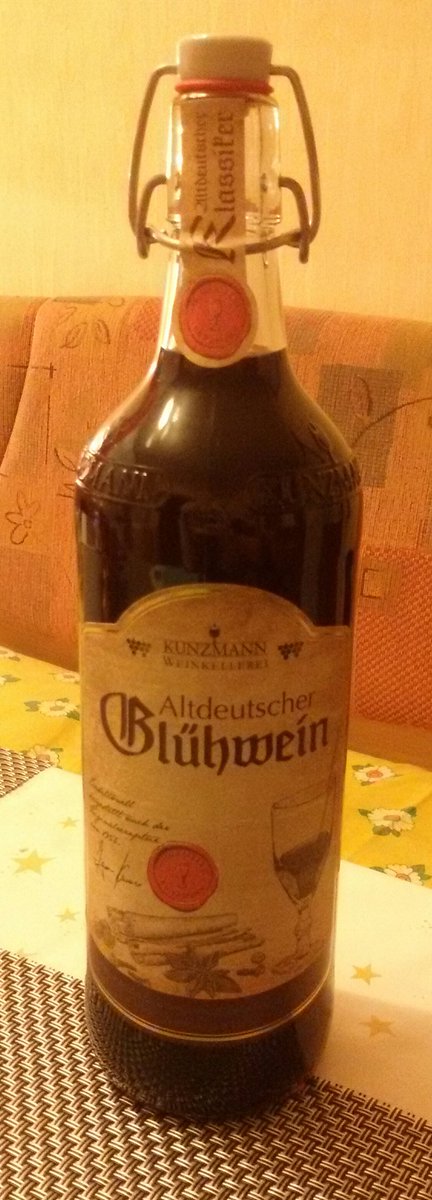 Blackrosie89's tweet photo. Keine Ahnung wie dieser Inhalt schmeckt, aber die "Bottle" hat mich nahezu angelächelt, da konnte Frau nicht widerstehen!
#WeekendTaste 👍🍷😎 https://t.co/b9NtHv4Wvw