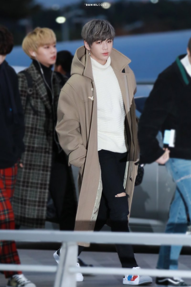 danielogue1210's tweet photo. 171124 인공 출국 ✈🔖
https://t.co/jlKJ9ZbUqA
https://t.co/KhszUU1m83
https://t.co/T3KTyagXUX
https://t.co/BMsenYFuLD
#강다니엘 #다니엘 #KangDaniel #Daniel #워너원 #WANNAONE https://t.co/fGmAWISxfh