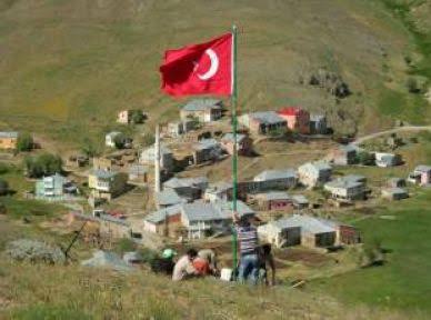 Eskiyaların kol gezdiği dönemde ülkemin en yüksek mezrasında bayraktar olan olmadı bayrağa renk olan öğretmenlerimiz dualarımızdasınıx
